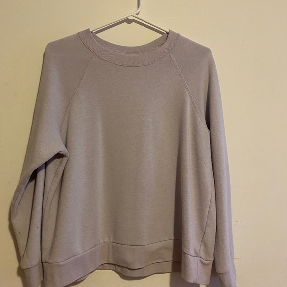 H & m sweatshirt - Picture 2 of 3